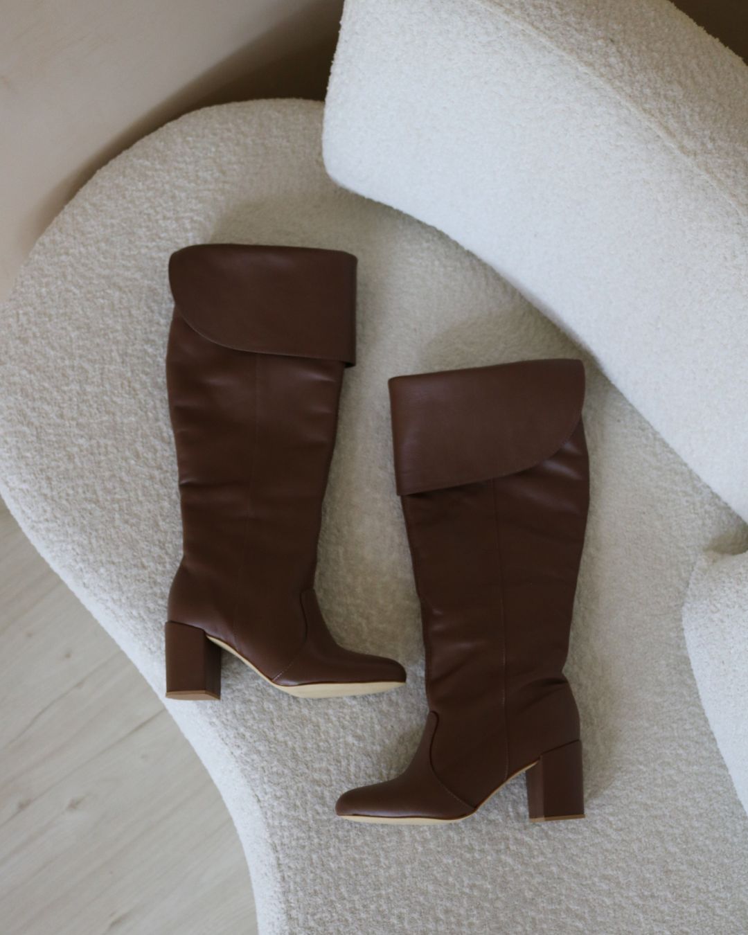 Bota Over 2 em 1 Couro Legítimo Jade