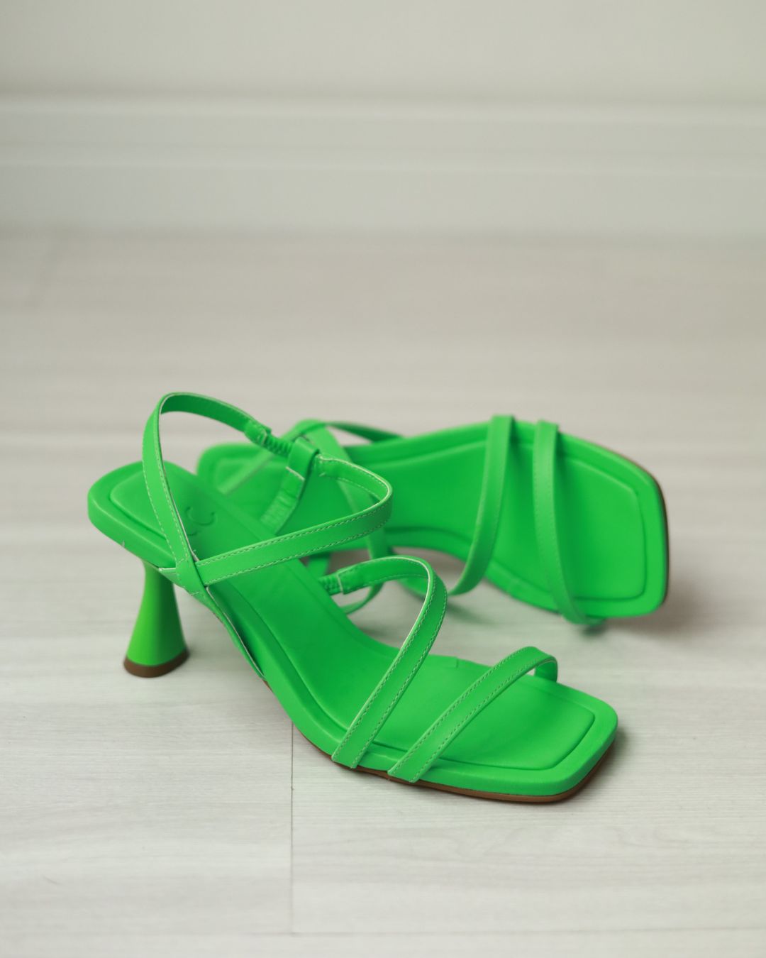 Sandália Thayla Verde - sujeito a pequenos defeitos