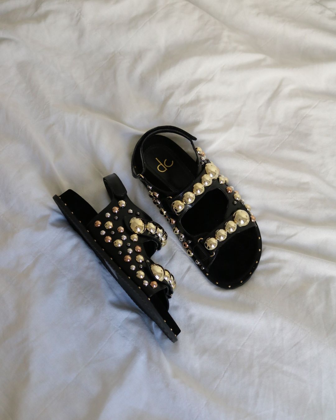 Sandália Papete com Aplicações em Couro Legítimo Preto Raíssa