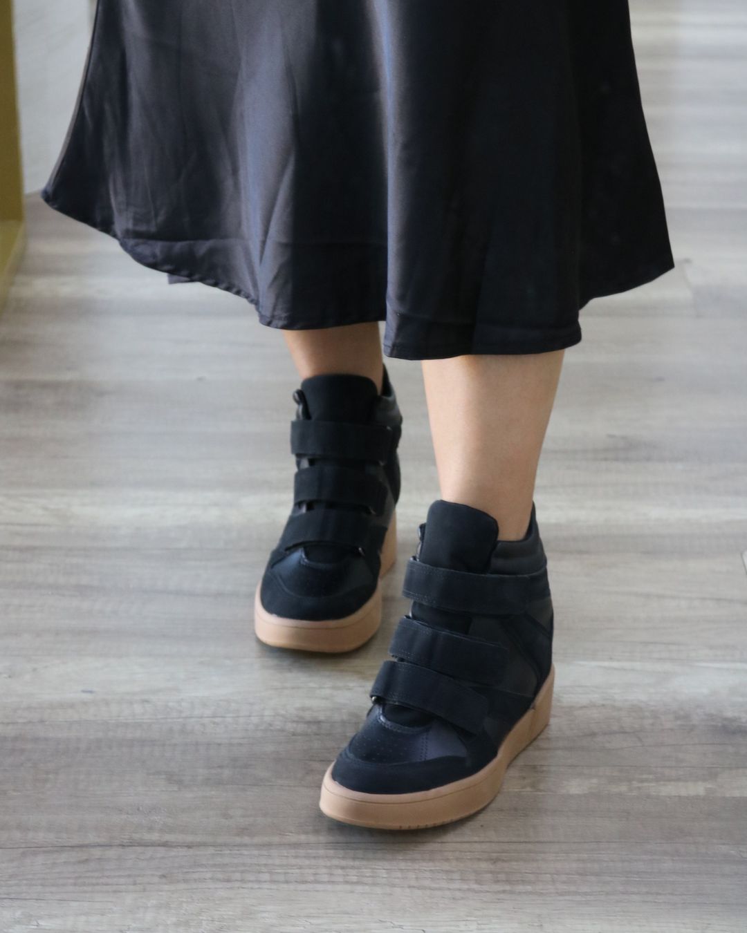 Tênis Sneaker Cano Alto Camurça Laís