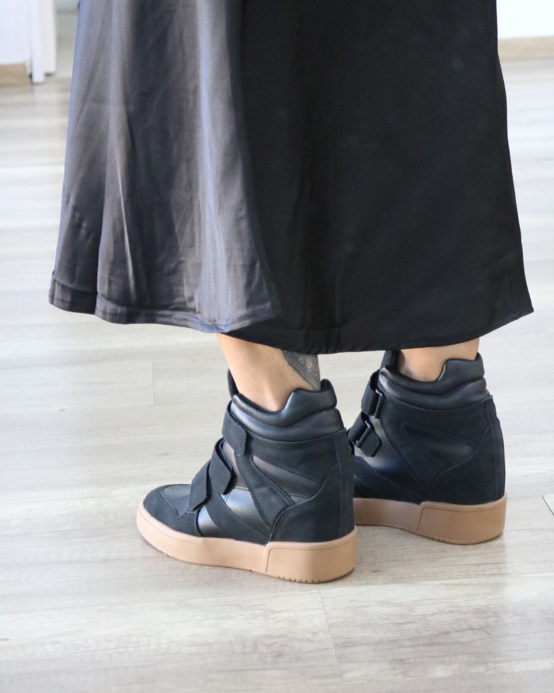 Tênis Sneaker Cano Alto Camurça Laís