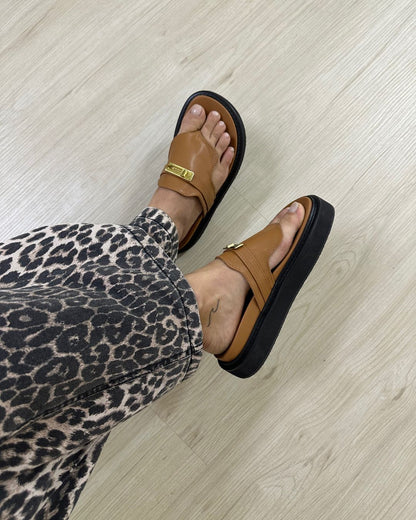 Flat Caramelo Betty