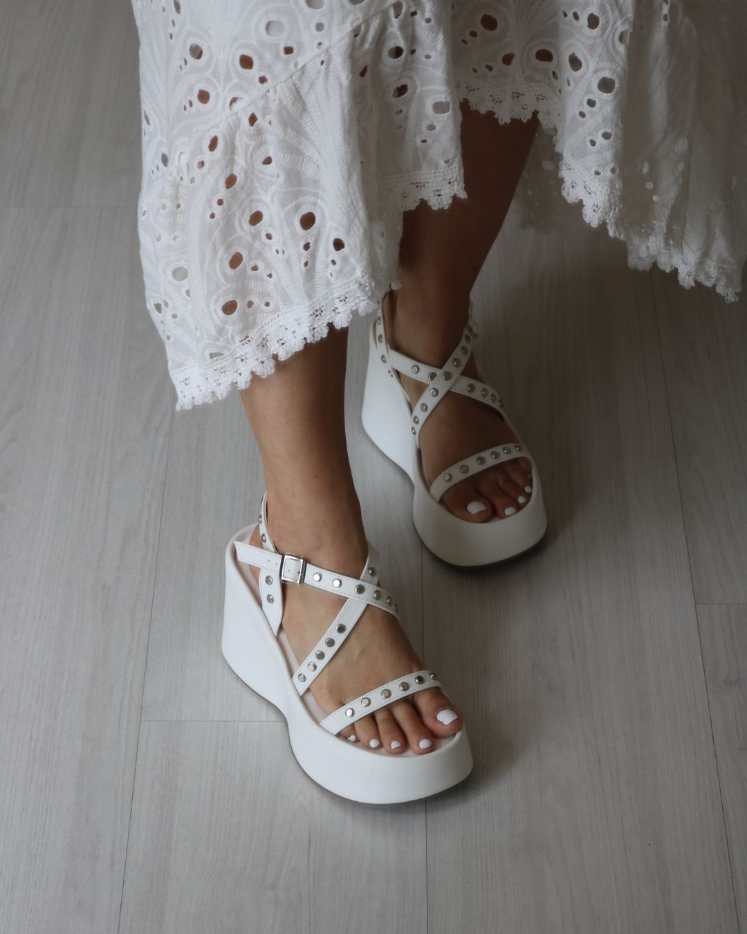 Sandália Plataforma Branco Karina
