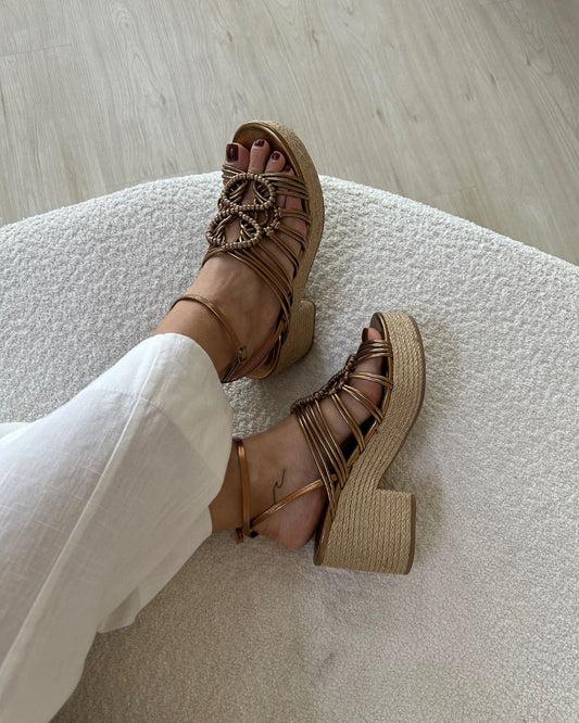 Sandália Anabela Anitta