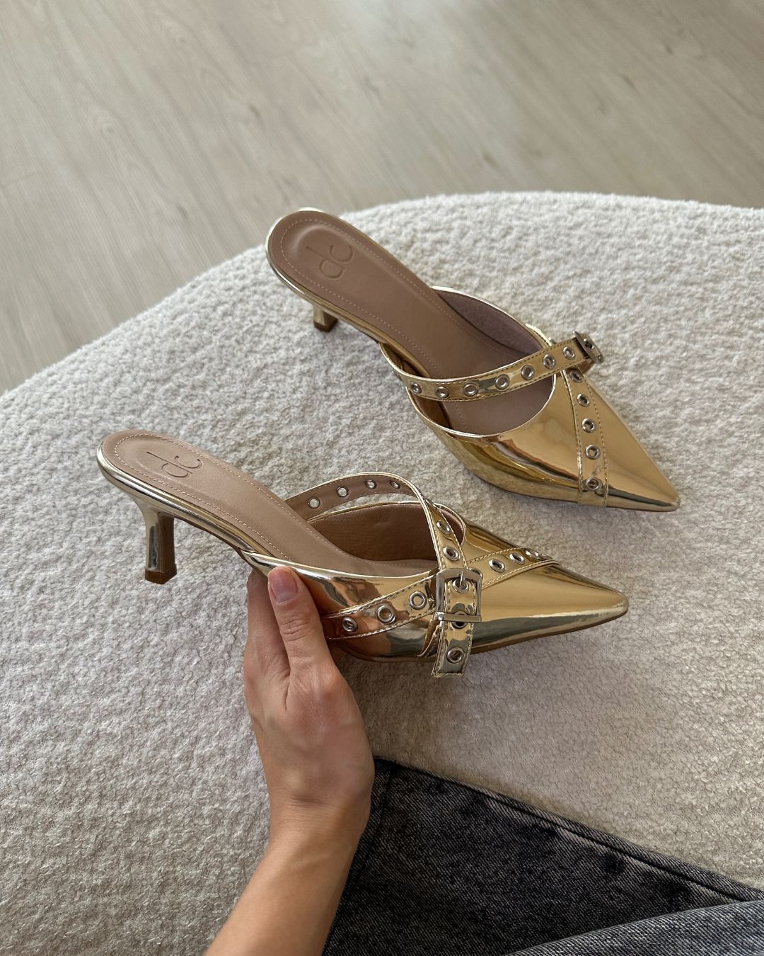 Mule Ilhós Em Couro Legítimo Elsa