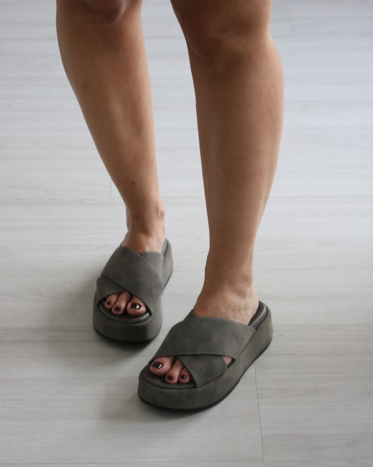 Flatform Camurça Cinza Nalu