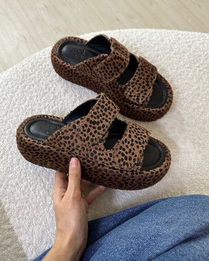 Flat Velcro Animal Print Beatrice