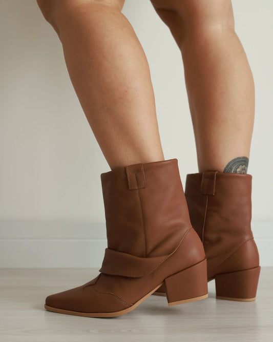Bota Alana Caramelo