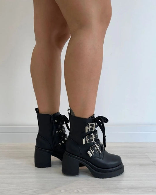 Bota Salto Médio Preto Luma