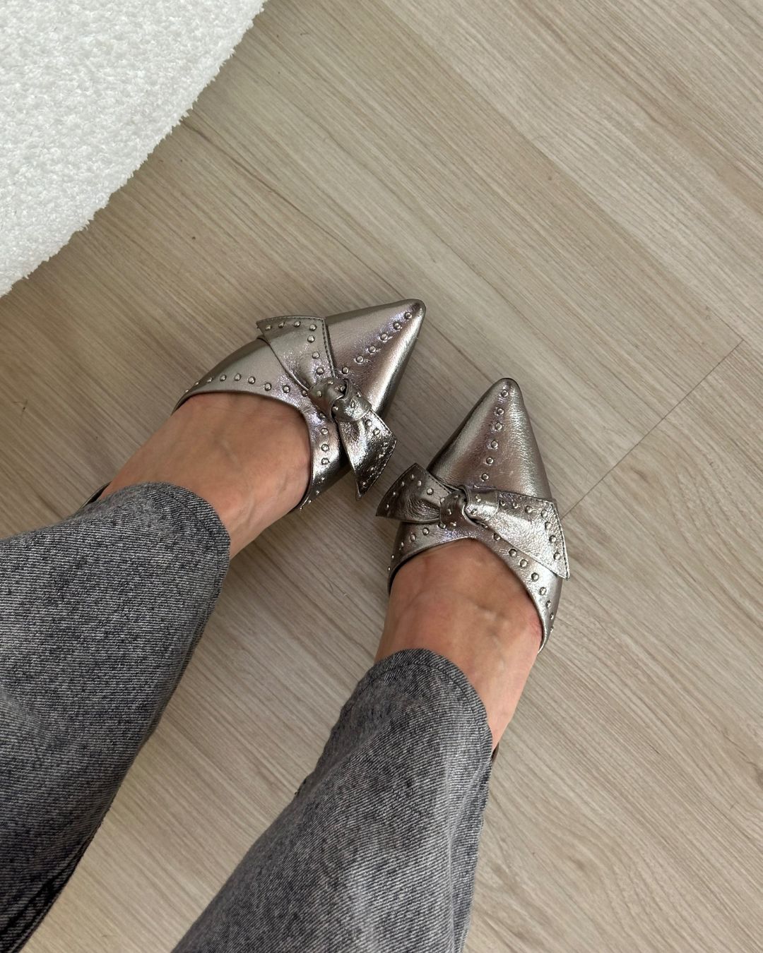 Scarpin Salto Baixo Em Couro Ônix Deborah