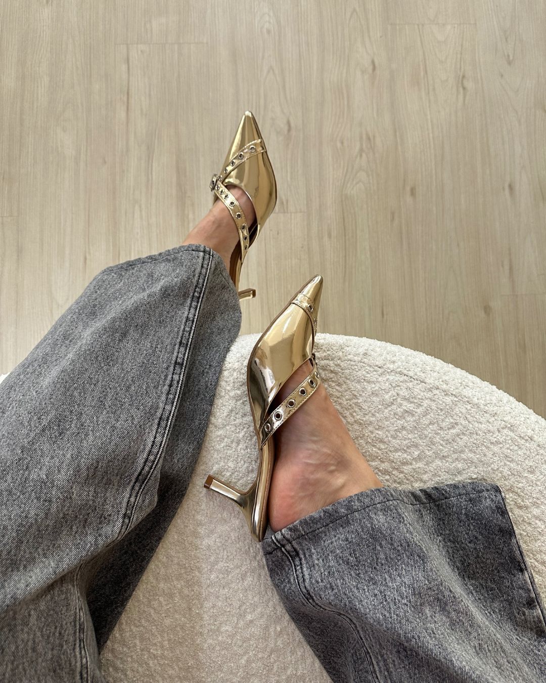 Mule Ilhós Em Couro Legítimo Elsa