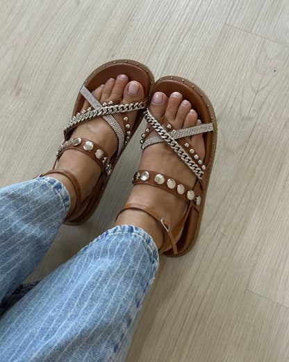 Sandália Papete Aplicações Em Couro Caramelo Joana