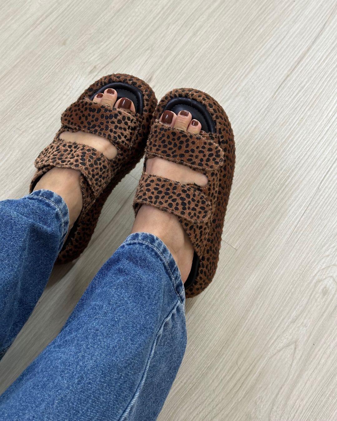 Flat Velcro Animal Print Beatrice