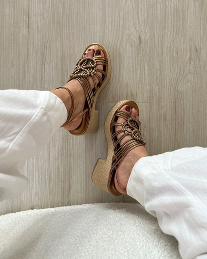 Sandália Anabela Anitta