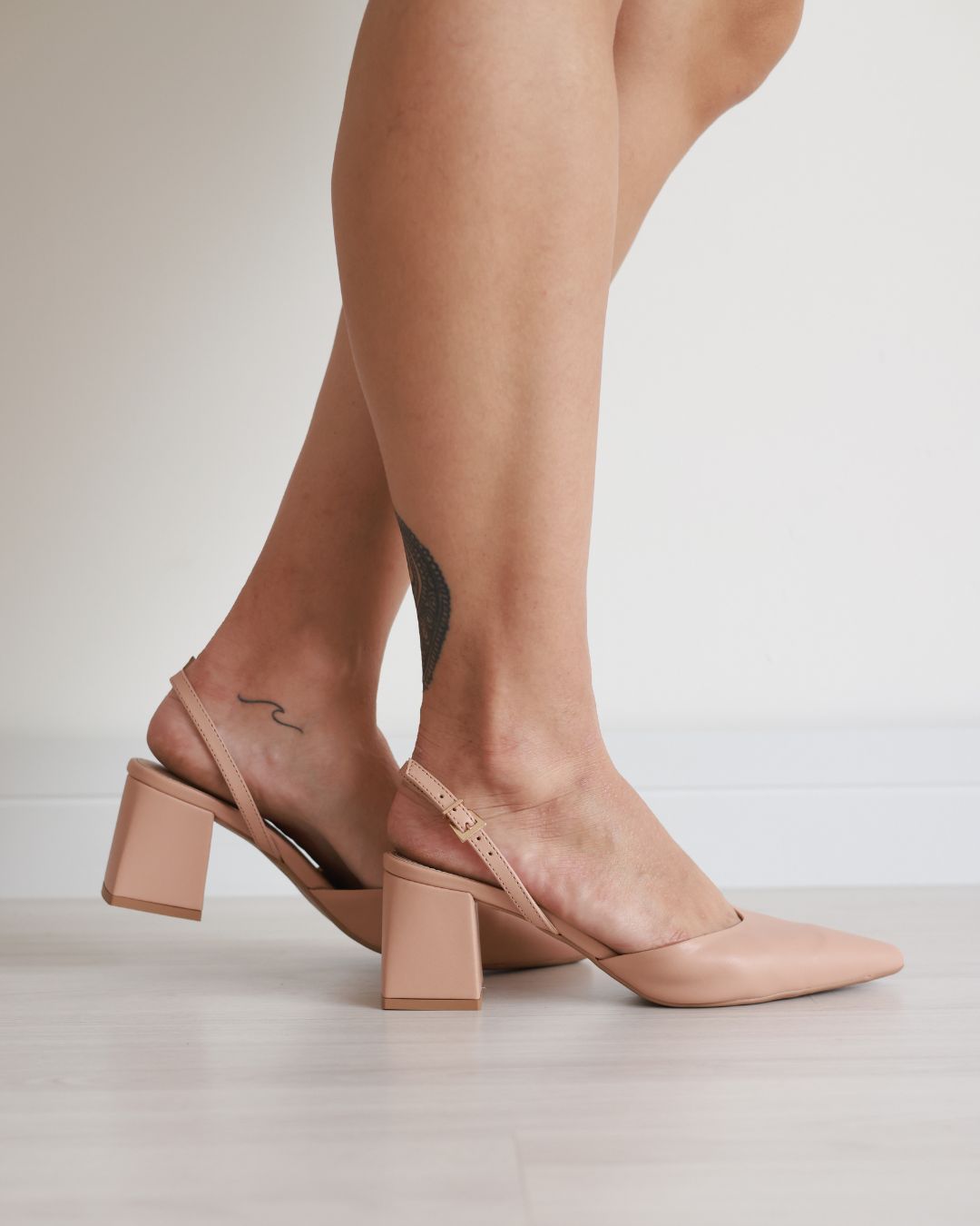 Scarpin Salto Bloco Em Couro Celine