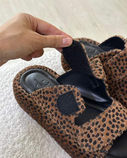 Flat Velcro Animal Print Beatrice