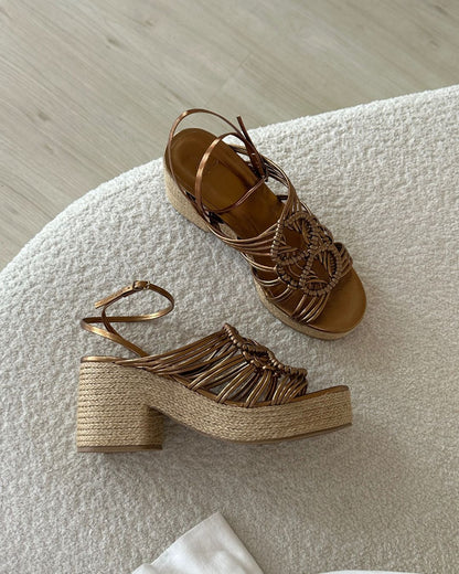 Sandália Anabela Anitta