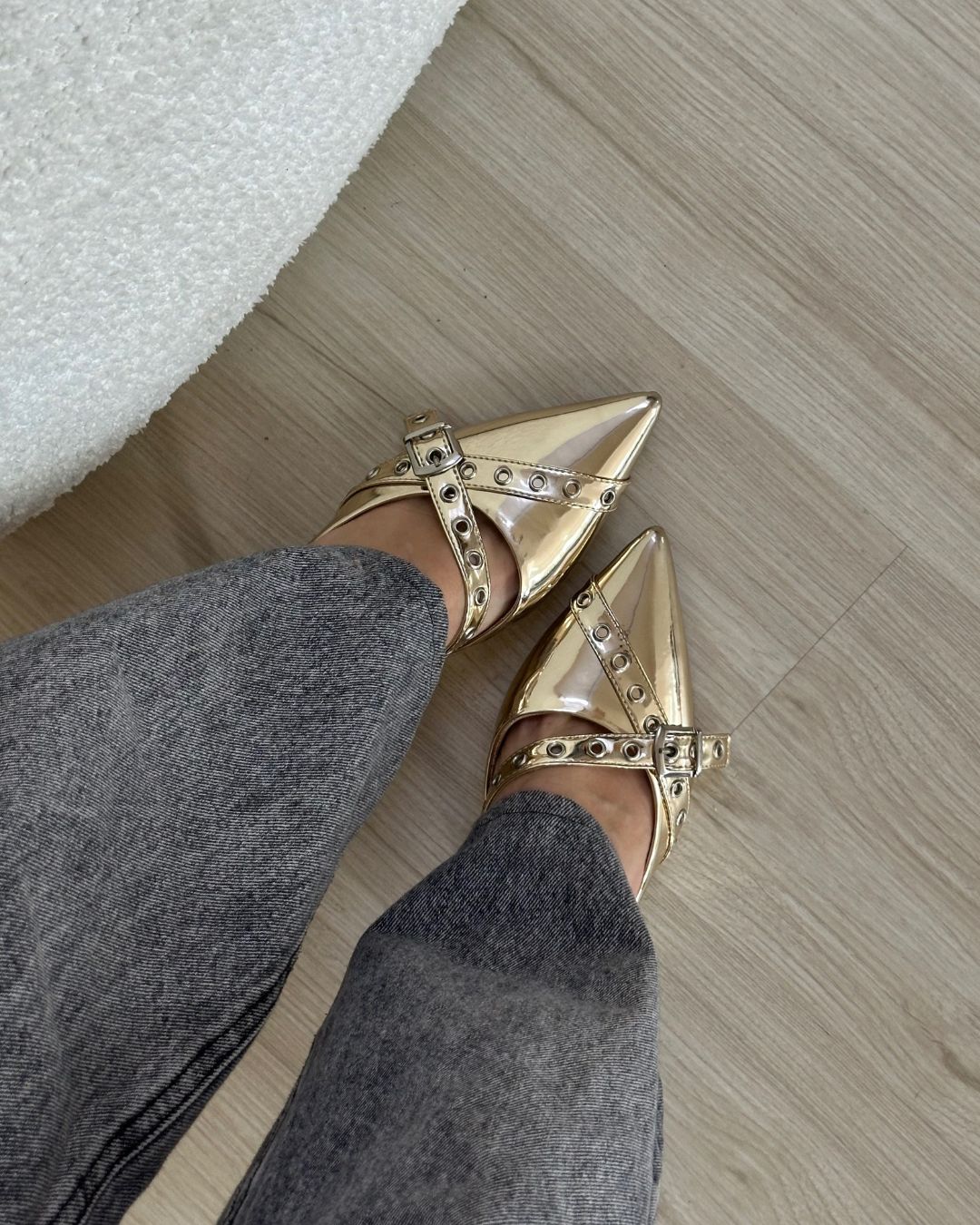 Mule Ilhós Em Couro Legítimo Elsa