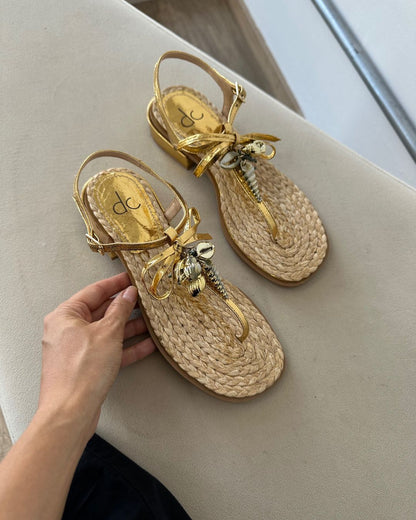 Sandália Pingentes Em Couro Legítimo Dourado Uyara