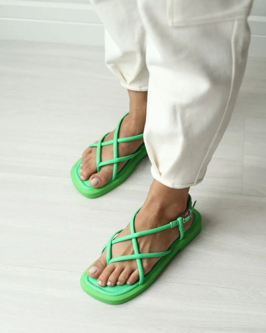 Sandália Paola Verde - Não possui troca, sujeito a defeitos