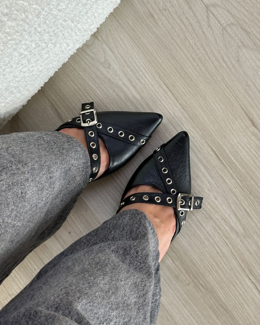 Mule Ilhós Em Couro Legítimo Elsa